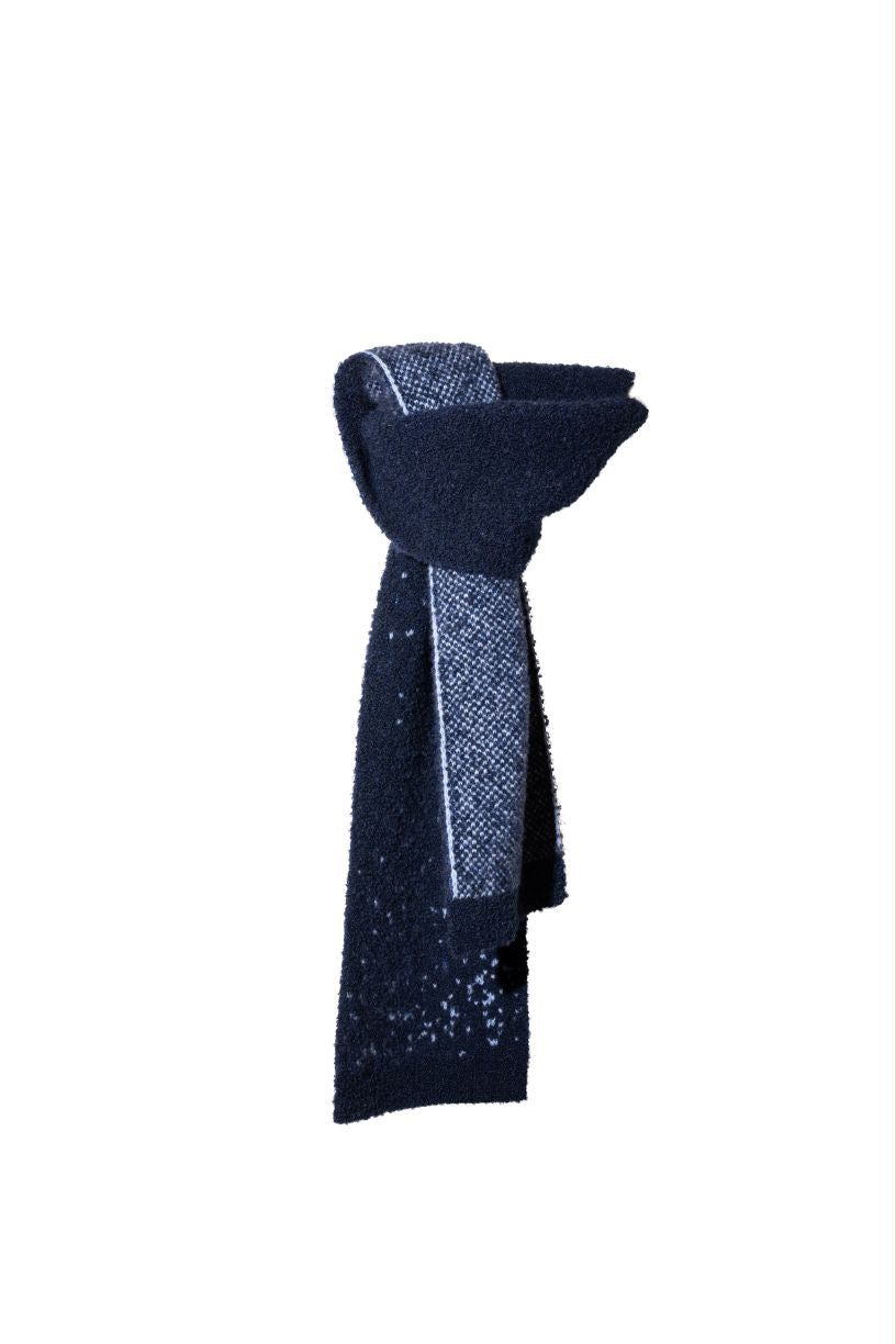 Packshot of our Odescarf in dark blue